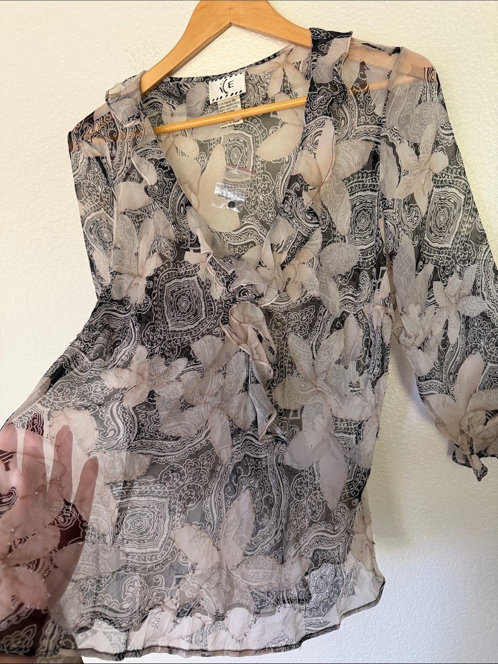 ICE silk Chiffon V-Neck Floral Blouse in Black and Cream xl - Picture 4 of 5